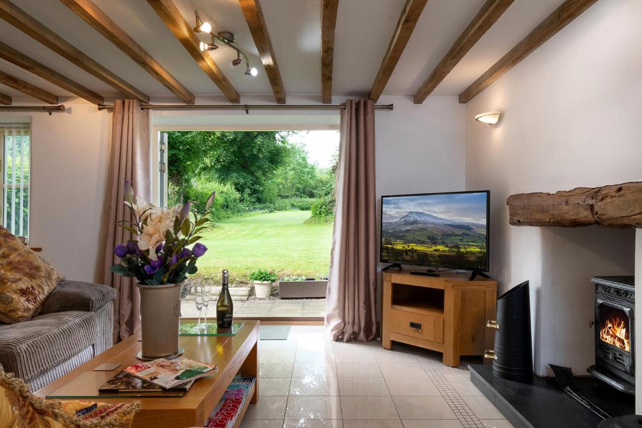 Finest Retreats - The Cottage - Luxury 1 Bed Cottage Rhydymwyn Dış mekan fotoğraf